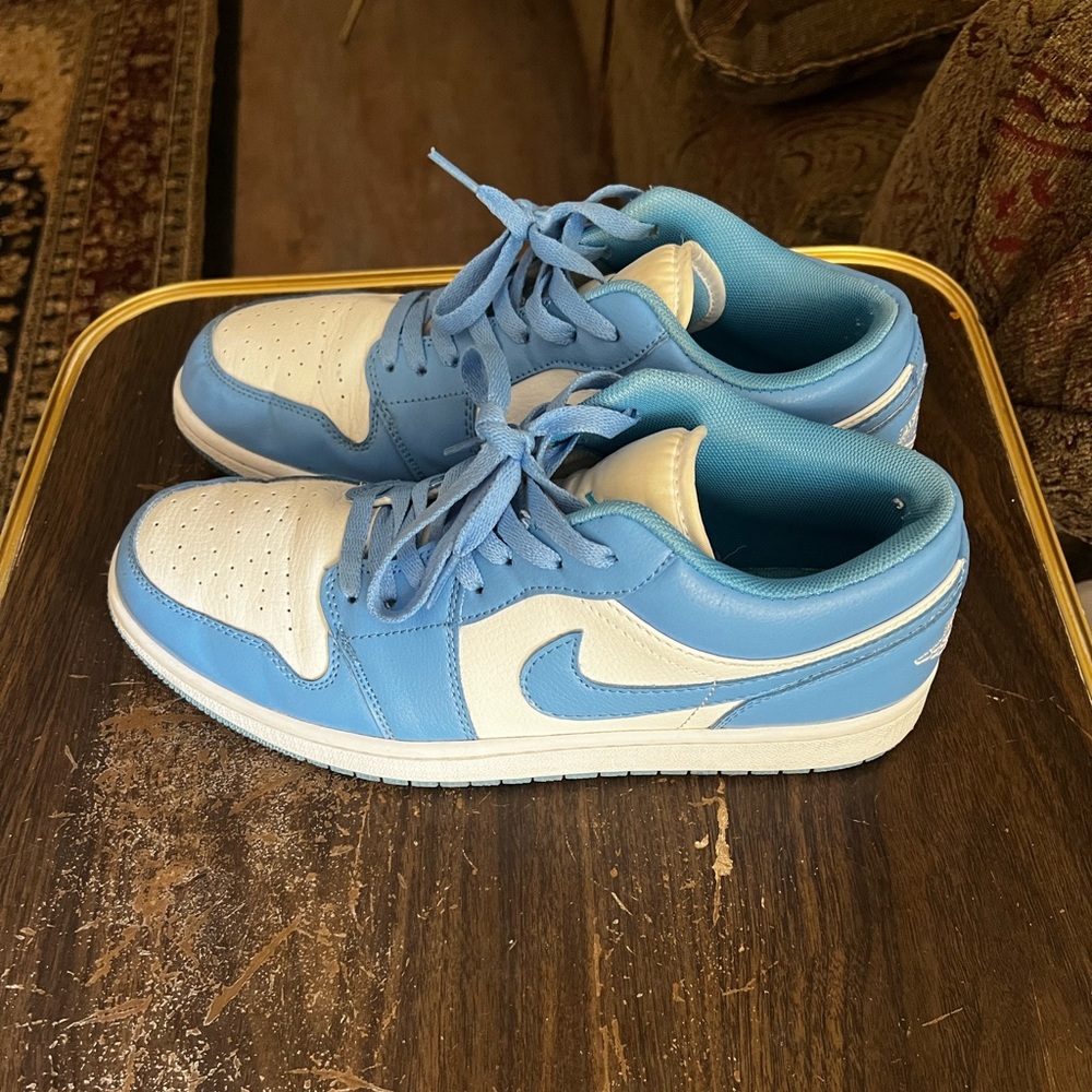Nike Jordan 1 lows blue